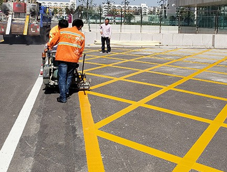 停車(chē)場(chǎng)劃線(xiàn)施工